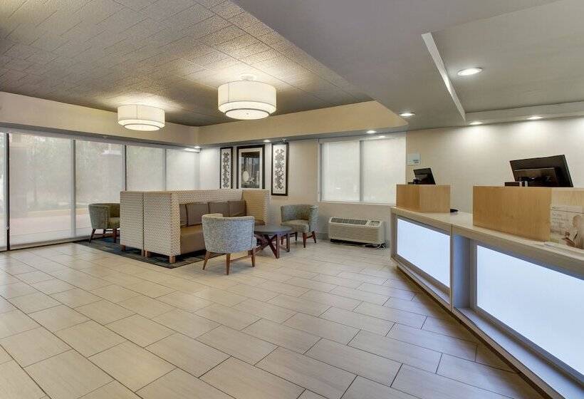 هتل Holiday Inn Express Pittston  Scranton Airport, An Ihg