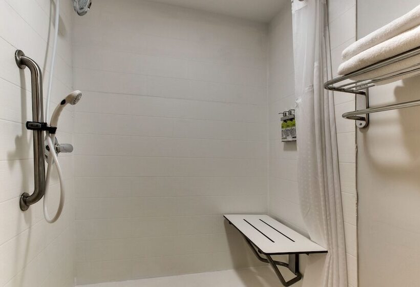 هتل Holiday Inn Express Pittston  Scranton Airport, An Ihg