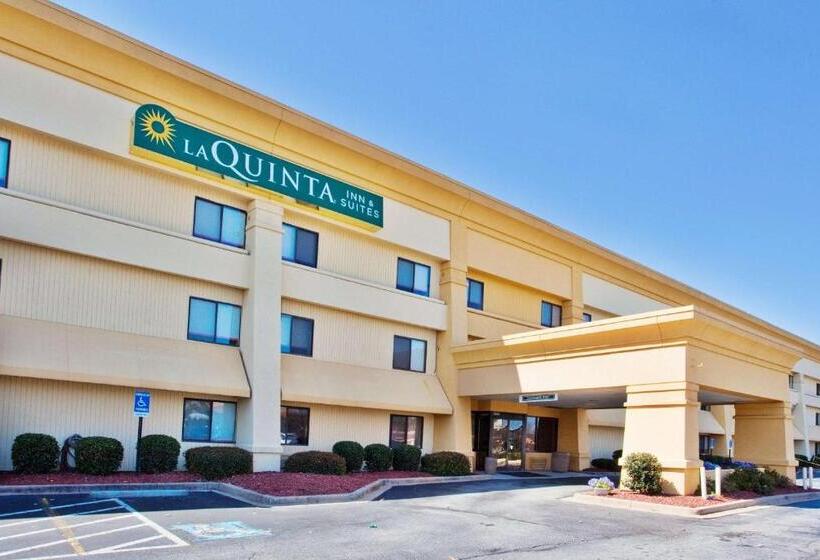 בית מלון כפרי Travelodge By Wyndham Columbus State University