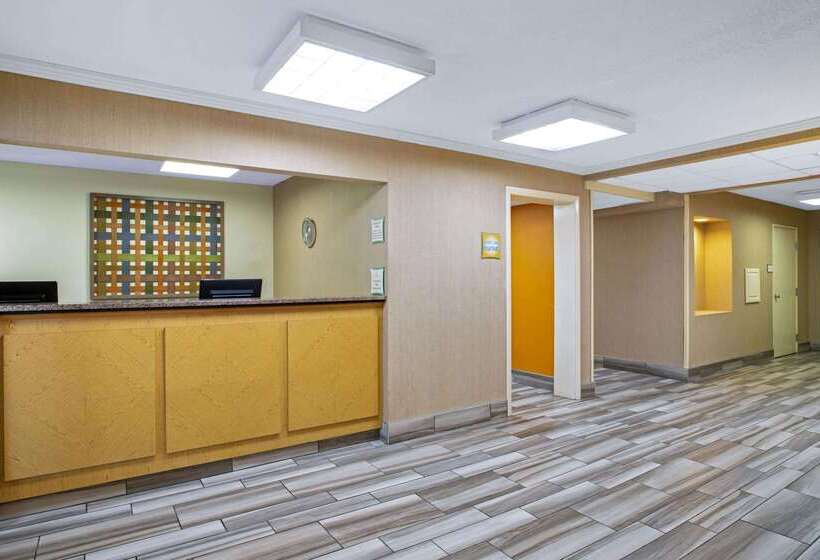 فندق La Quinta Inn By Wyndham Auburn Worcester