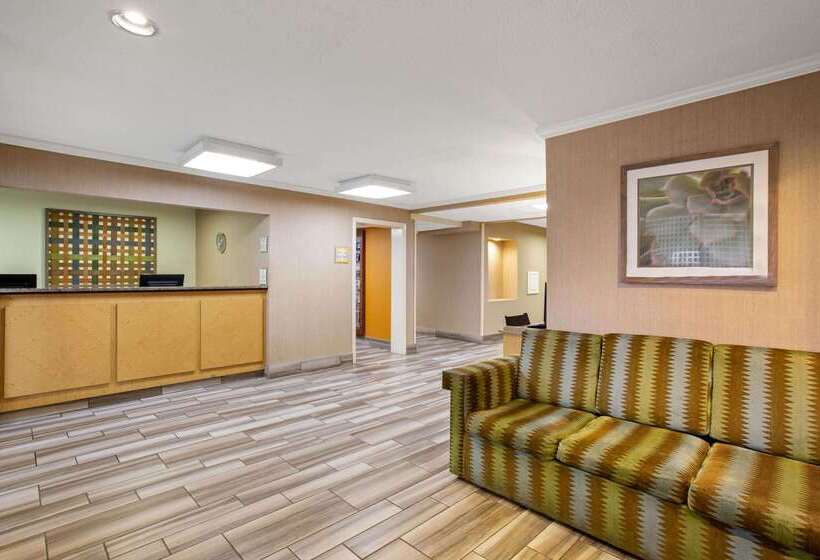 فندق La Quinta Inn By Wyndham Auburn Worcester