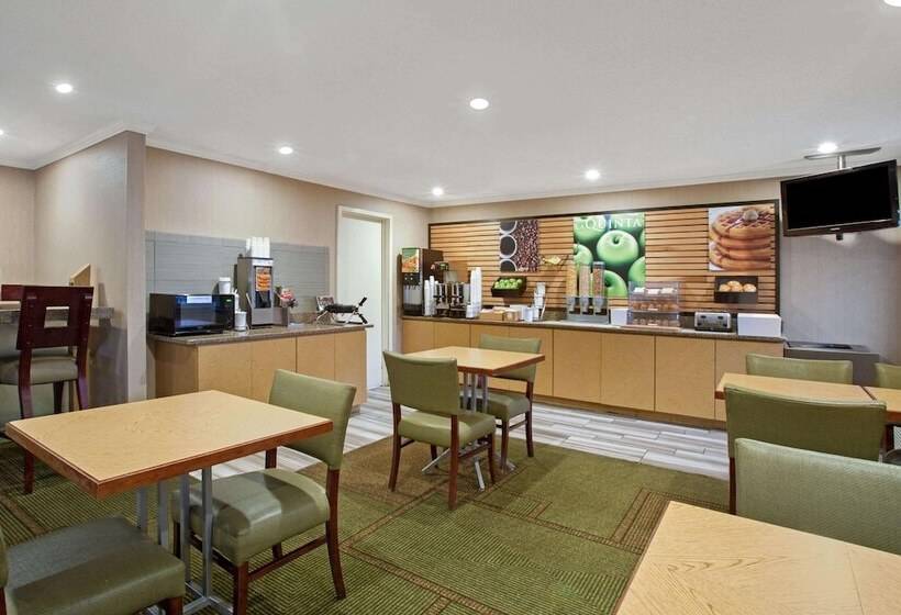 فندق La Quinta Inn By Wyndham Auburn Worcester