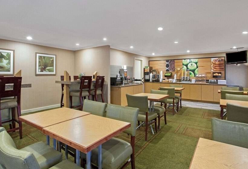 فندق La Quinta Inn By Wyndham Auburn Worcester