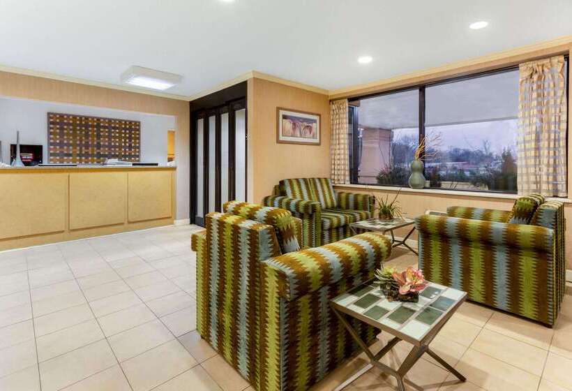 فندق La Quinta Inn By Wyndham Chicago Willowbrook