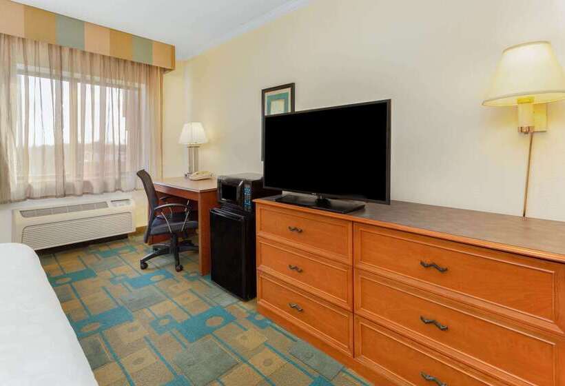 فندق La Quinta Inn By Wyndham Chicago Willowbrook
