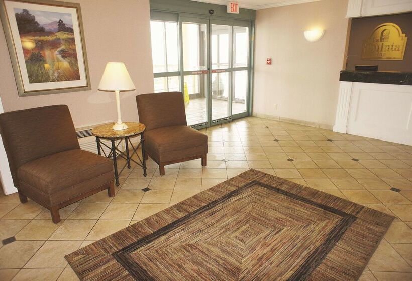 בית מלון כפרי La Quinta Inn By Wyndham Cleveland Independence