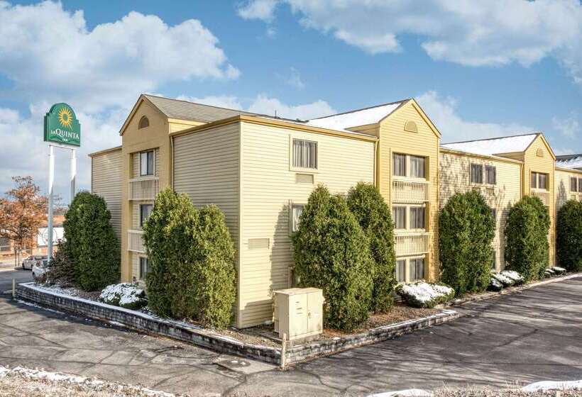 בית מלון כפרי La Quinta Inn By Wyndham Cleveland Independence