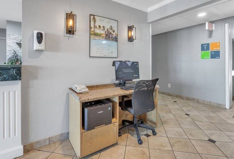 בית מלון כפרי La Quinta Inn By Wyndham Cleveland Independence