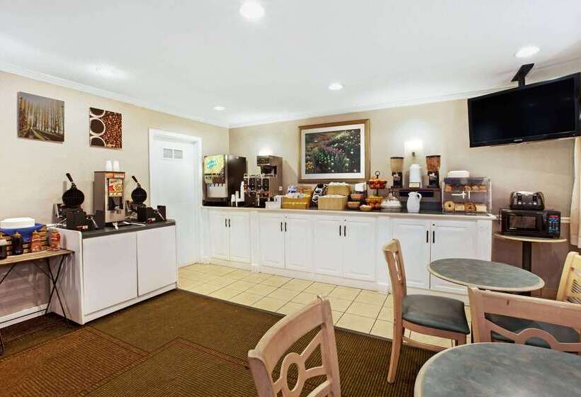 호텔 La Quinta Inn By Wyndham Detroit Canton