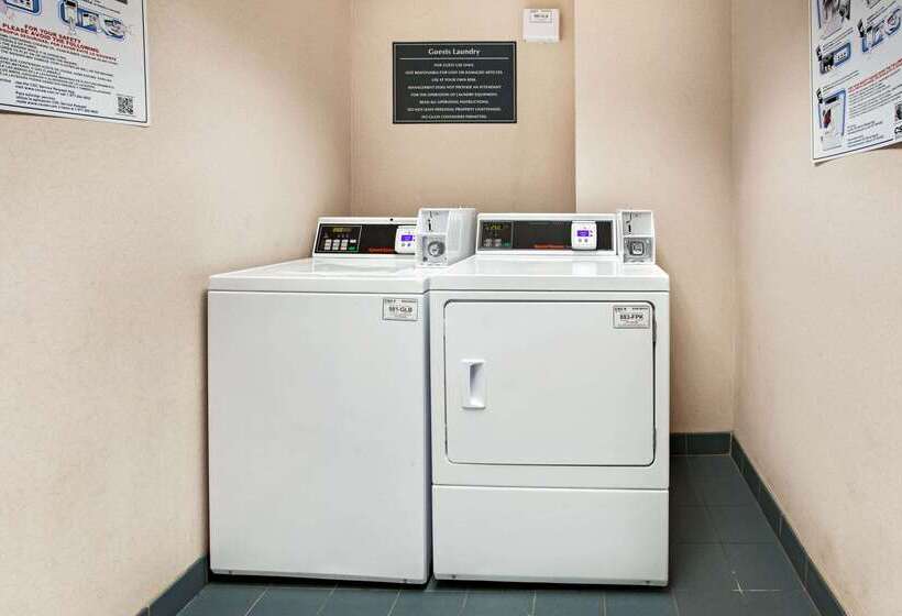 호텔 La Quinta Inn By Wyndham Detroit Canton