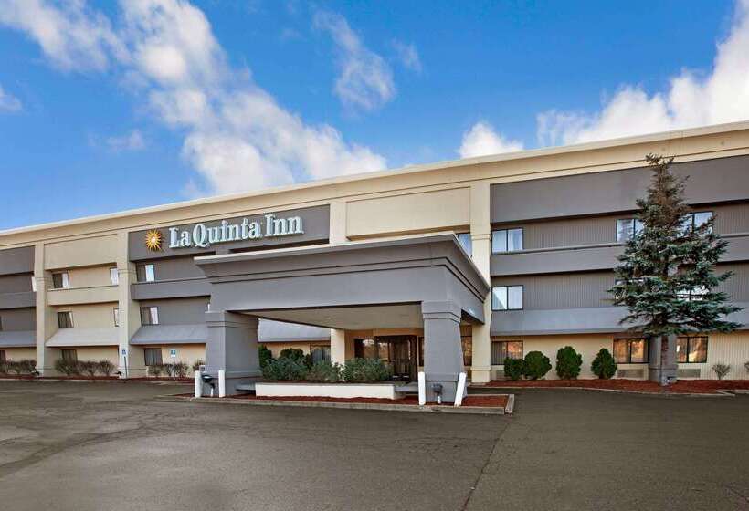 호텔 La Quinta Inn By Wyndham Detroit Canton