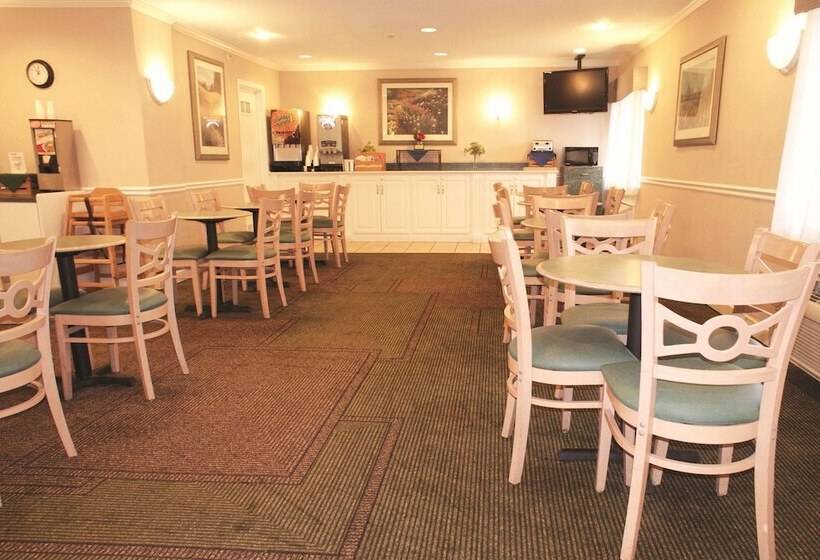 호텔 La Quinta Inn By Wyndham Detroit Canton