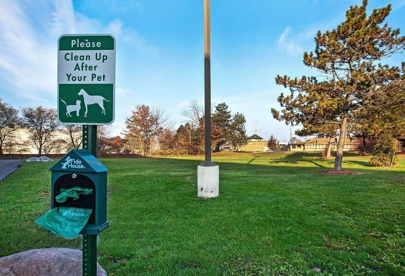 호텔 La Quinta Inn By Wyndham Detroit Canton