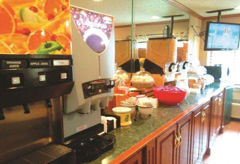 فندق La Quinta Inn By Wyndham Detroit Southgate