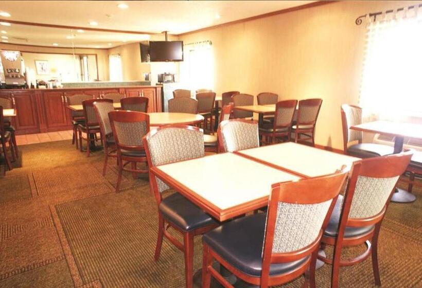 فندق La Quinta Inn By Wyndham Detroit Southgate