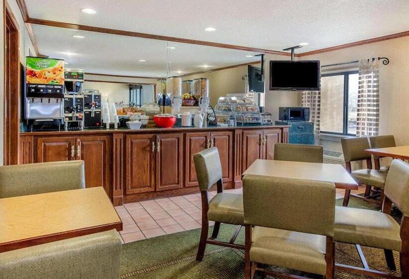 فندق La Quinta Inn By Wyndham Detroit Southgate