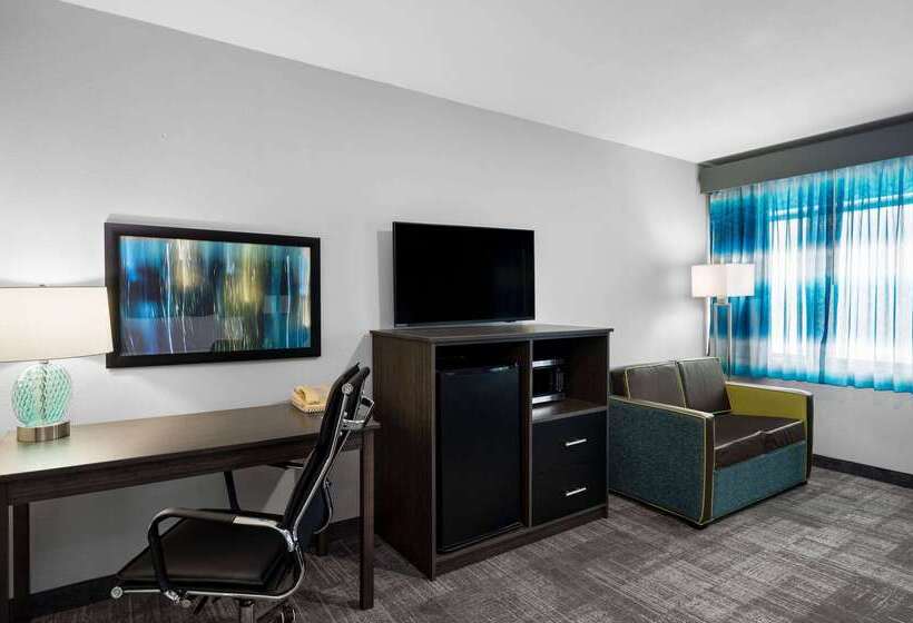 בית מלון כפרי La Quinta Inn By Wyndham Indianapolis Airport Executive Dr