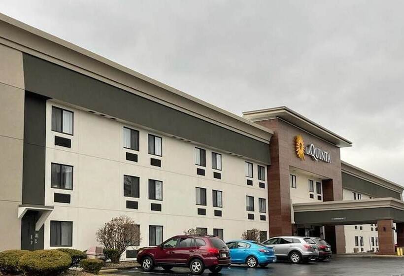 בית מלון כפרי La Quinta Inn By Wyndham Indianapolis Airport Executive Dr