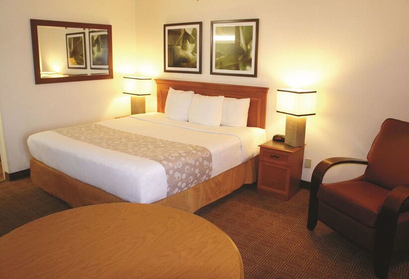 فندق La Quinta Inn By Wyndham Kansas City North