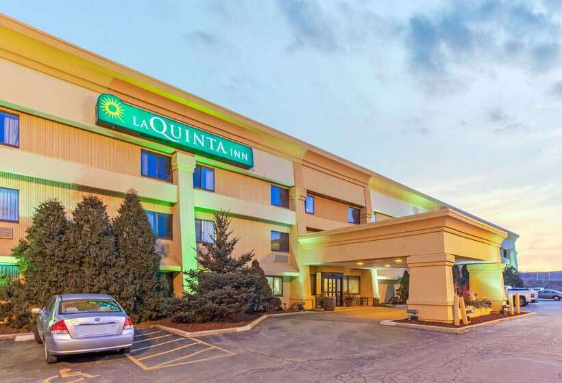 هتل La Quinta Inn By Wyndham Milwaukee Airport / Oak Creek