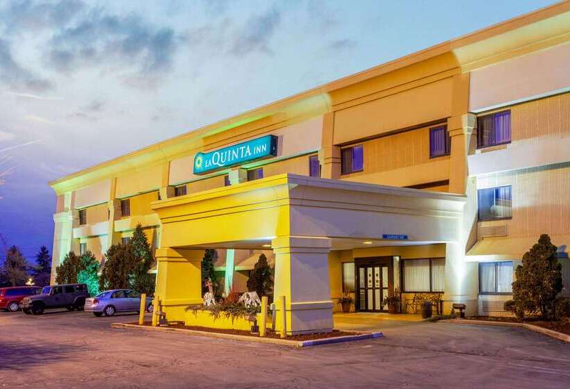 هتل La Quinta Inn By Wyndham Milwaukee Airport / Oak Creek