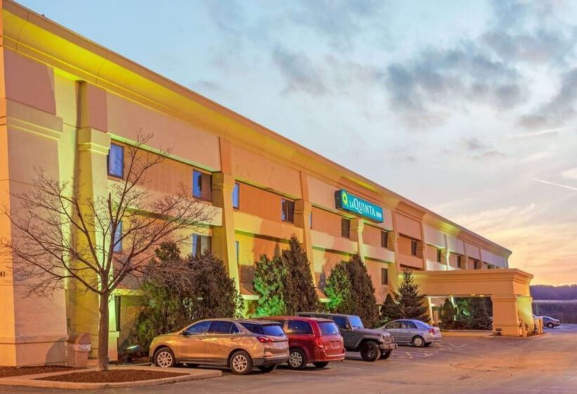 هتل La Quinta Inn By Wyndham Milwaukee Airport / Oak Creek