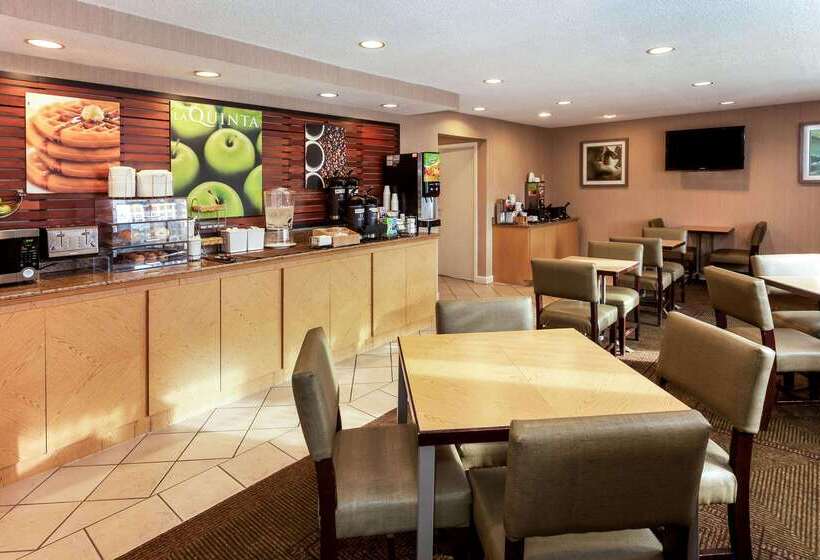 فندق La Quinta Inn By Wyndham Sheboygan