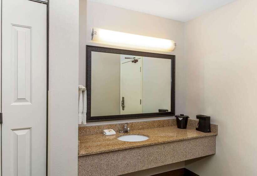 فندق La Quinta Inn By Wyndham Sheboygan