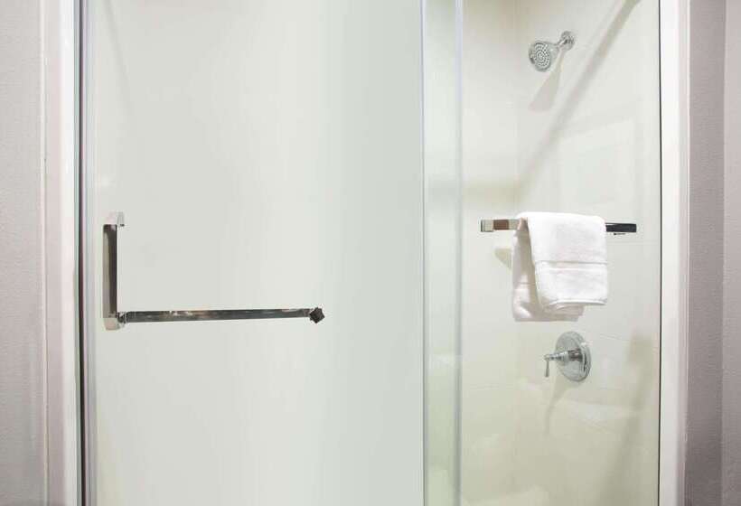 בית מלון כפרי La Quinta Inn By Wyndham St. Louis Hazelwood  Airport North