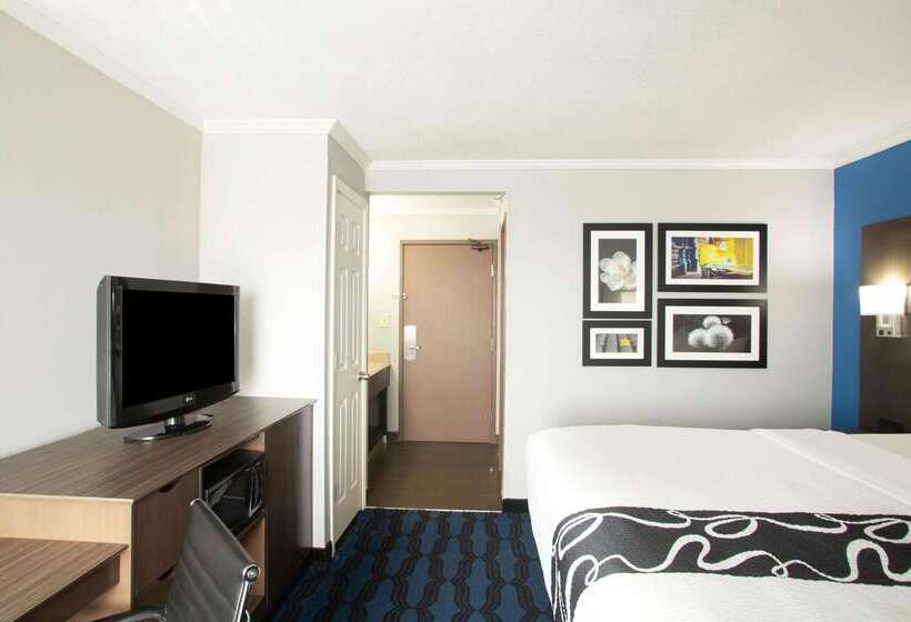 هتل La Quinta Inn By Wyndham St. Louis Hazelwood  Airport North