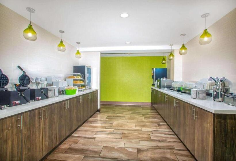 בית מלון כפרי La Quinta Inn By Wyndham St. Louis Hazelwood  Airport North