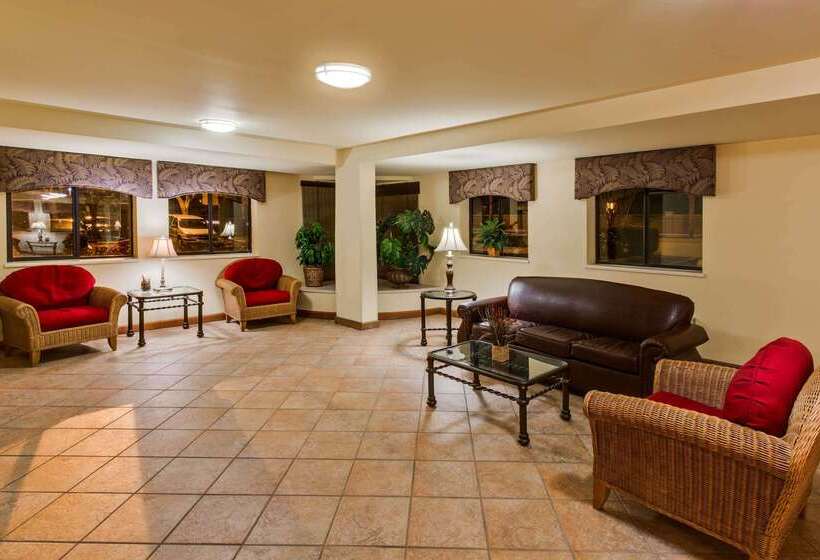 בית מלון כפרי La Quinta Inn By Wyndham Tampa Near Busch Gardens