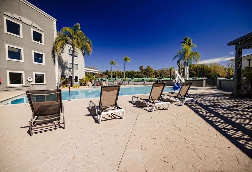 בית מלון כפרי La Quinta Inn By Wyndham Tampa Near Busch Gardens