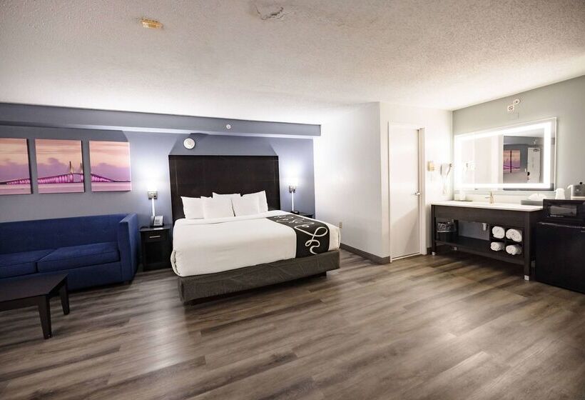 בית מלון כפרי La Quinta Inn By Wyndham Tampa Near Busch Gardens