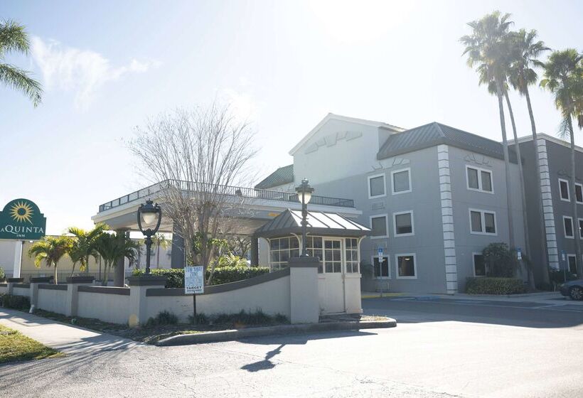 בית מלון כפרי La Quinta Inn By Wyndham Tampa Near Busch Gardens