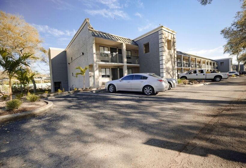 בית מלון כפרי La Quinta Inn By Wyndham Tampa Near Busch Gardens
