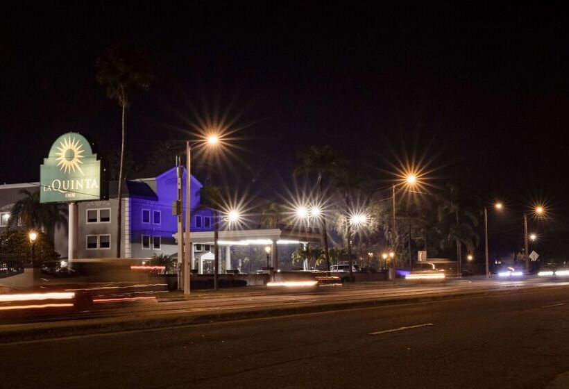 בית מלון כפרי La Quinta Inn By Wyndham Tampa Near Busch Gardens