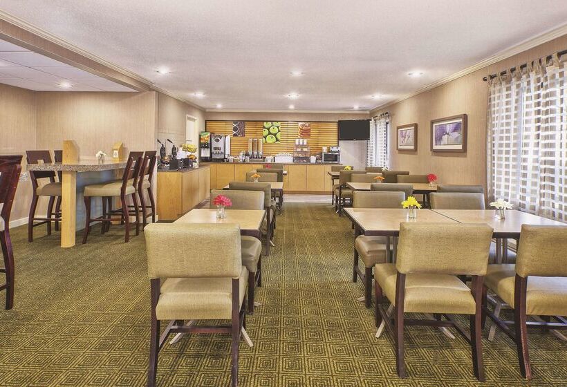 فندق La Quinta Inn By Wyndham Toledo Perrysburg