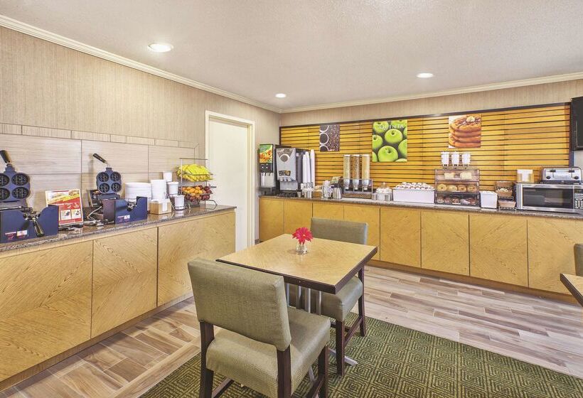 فندق La Quinta Inn By Wyndham Toledo Perrysburg