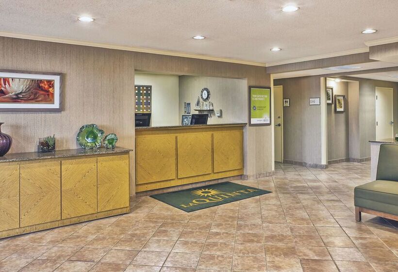 فندق La Quinta Inn By Wyndham Toledo Perrysburg