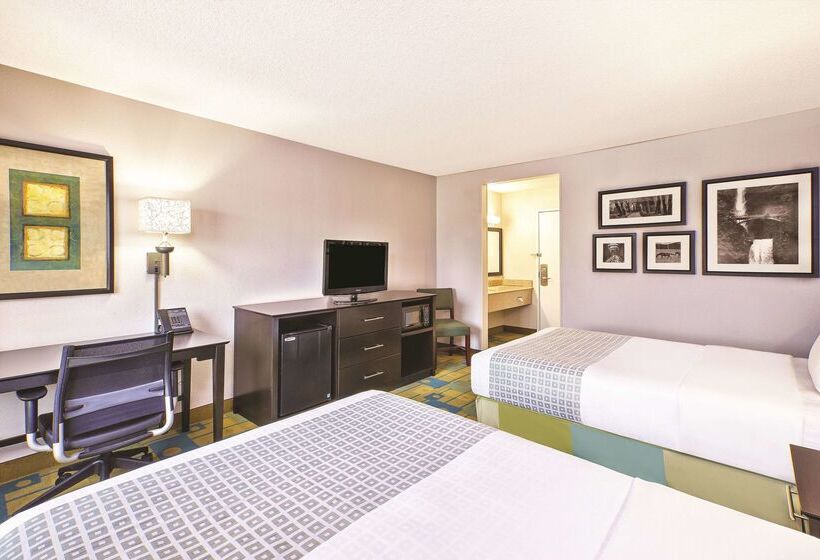 בית מלון כפרי La Quinta Inn By Wyndham Toledo Perrysburg