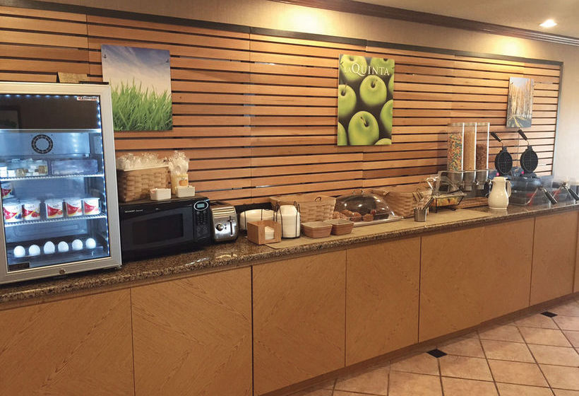 فندق La Quinta Inn By Wyndham Milwaukee West Brookfield