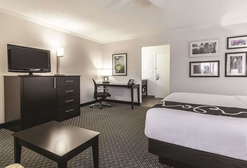 호텔 La Quinta By Wyndham Cleveland   Airport North