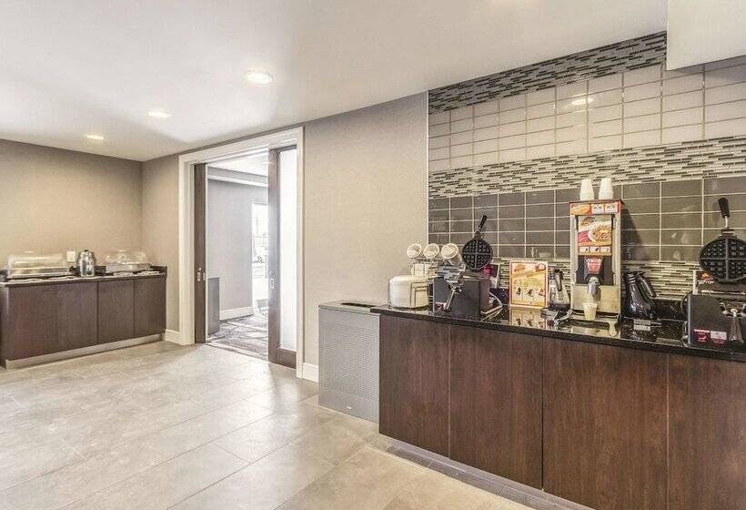 호텔 La Quinta By Wyndham Cleveland   Airport North