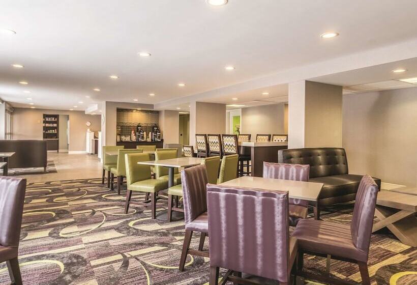 호텔 La Quinta By Wyndham Cleveland   Airport North