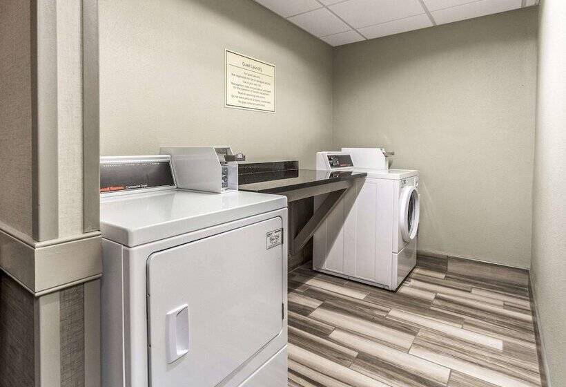 호텔 La Quinta By Wyndham Cleveland   Airport North