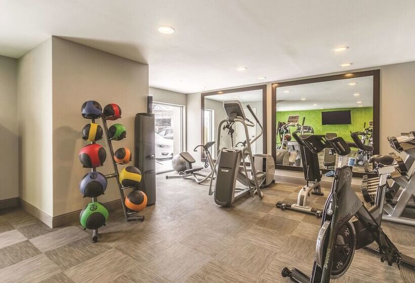 호텔 La Quinta By Wyndham Cleveland   Airport North