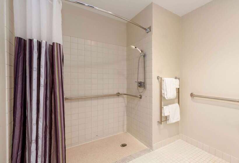 فندق La Quinta By Wyndham Cleveland Macedonia