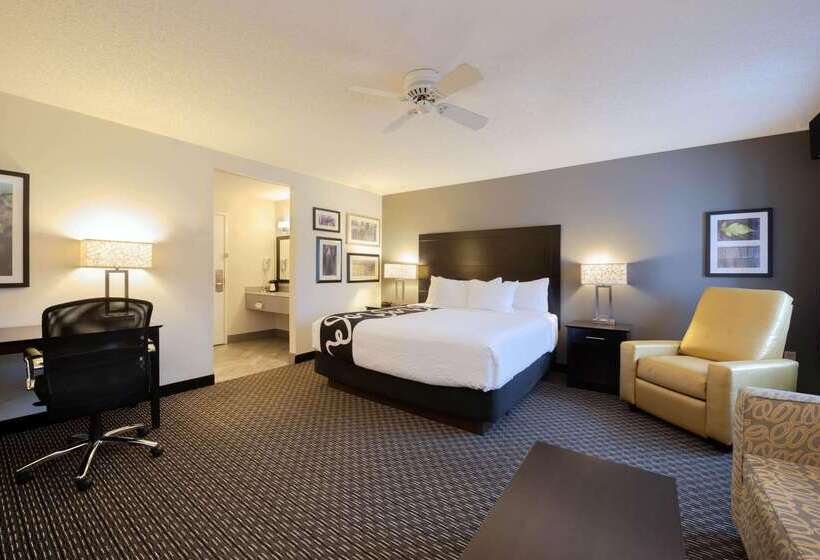 호텔 La Quinta By Wyndham Cleveland Macedonia