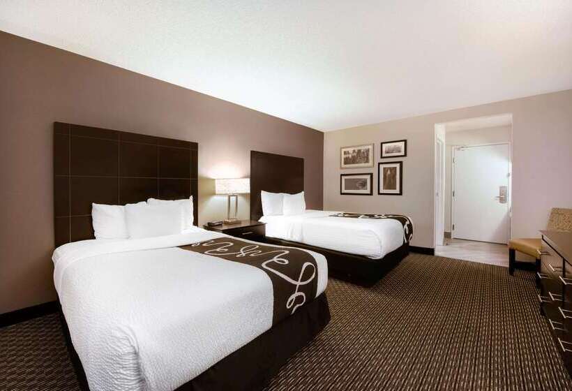 فندق La Quinta By Wyndham Cleveland Macedonia